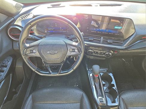 Used 2024 Chevrolet Trax RS w/ Driver Confidence Package image 17