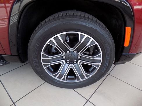 Certified 2024 Jeep Wagoneer L 4WD w/ Premium Group I image 8