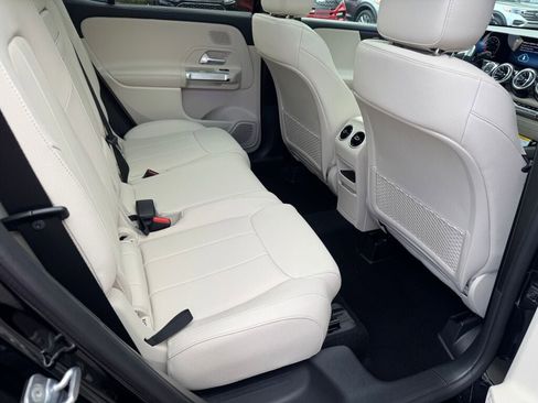 New 2026 Mercedes-Benz GLB 250 4MATIC image 19