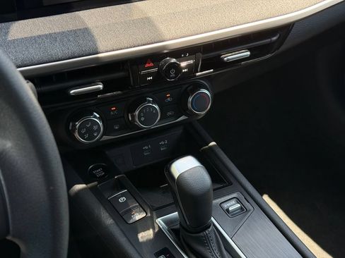 Used 2025 Nissan Kicks SV FWD image 14