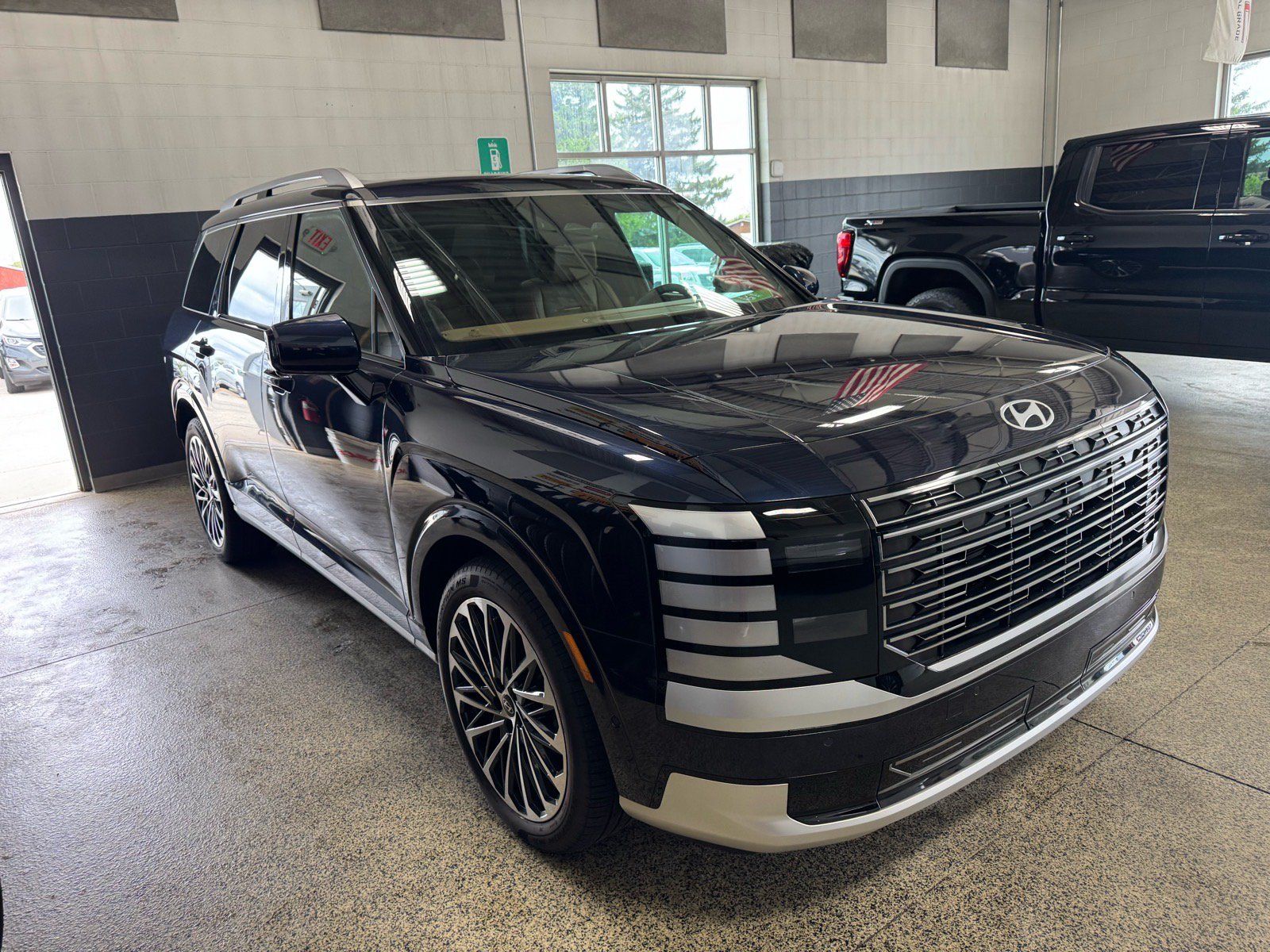 Used 2026 Hyundai Palisade Calligraphy AWD/4WD image 3