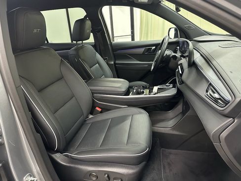 Certified 2025 Buick Enclave Sport Touring image 25