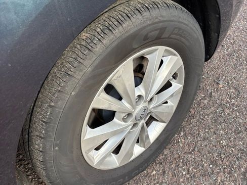 Used 2015 Kia Sedona LX w/ LX Convenience Package image 46