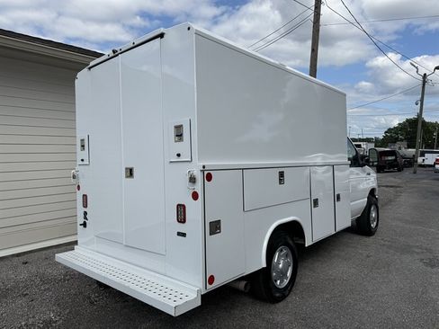 Used 2023 Ford E-350 and Econoline 350 Super Duty w/ Power Windows & Locks Group RWD image 20