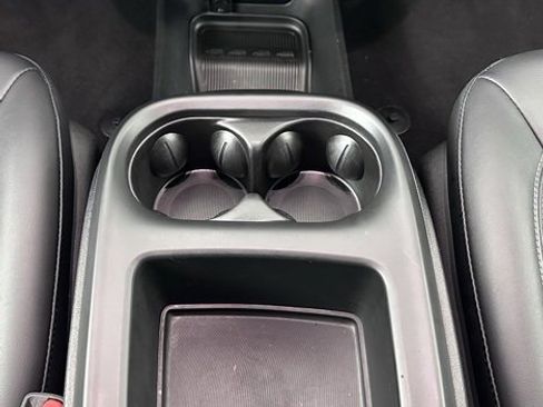 Used 2025 Chrysler Pacifica Select image 22