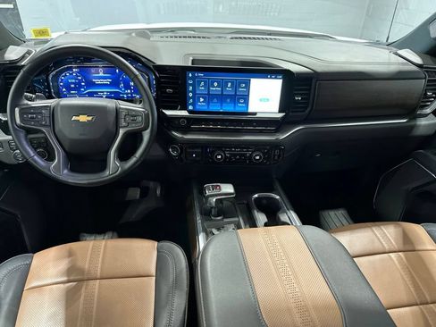 Certified 2025 Chevrolet Silverado 1500 High Country w/ Technology Package AWD/4WD image 8