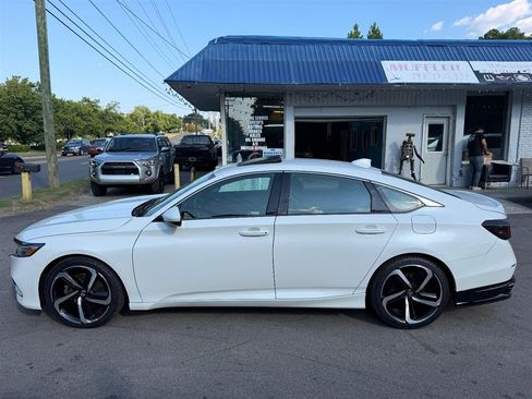 Used 2019 Honda Accord Sport image 9