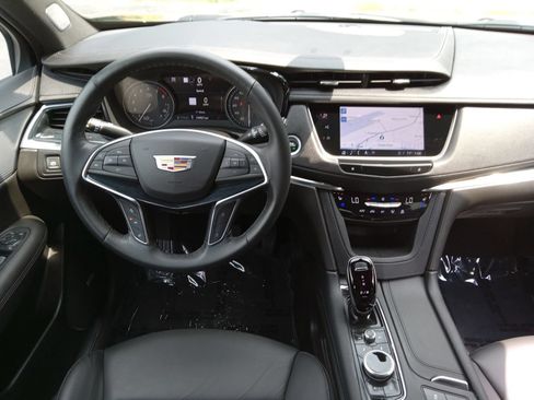 Used 2024 Cadillac XT5 Premium Luxury w/ Technology Package AWD/4WD image 15