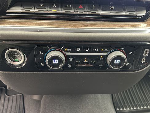 Used 2023 Chevrolet Silverado 1500 LT AWD/4WD image 19