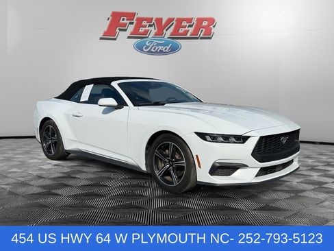 Used 2025 Ford Mustang Premium RWD image 7