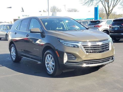 Used 2023 Chevrolet Equinox LT AWD/4WD image 2