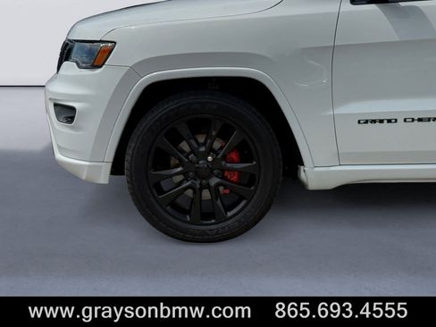 Used 2020 Jeep Grand Cherokee Altitude AWD/4WD image 9