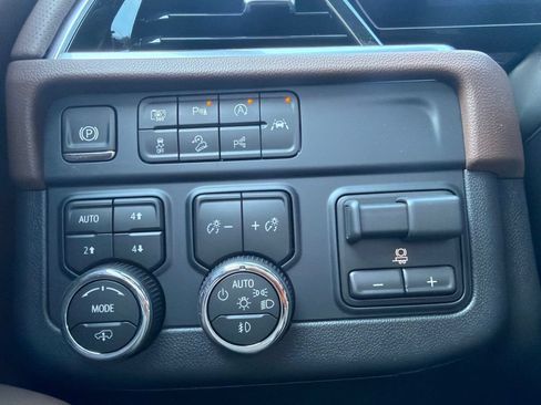 New 2026 Chevrolet Tahoe High Country AWD/4WD image 30