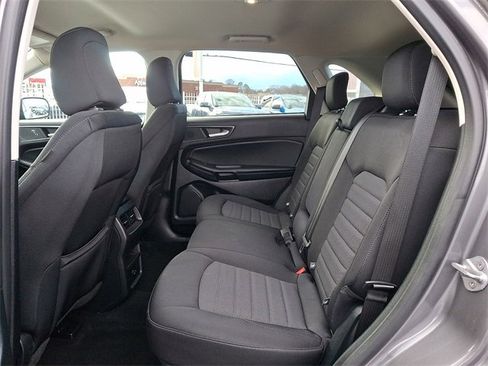 Used 2022 Ford Edge SE w/ Black Appearance Package image 12
