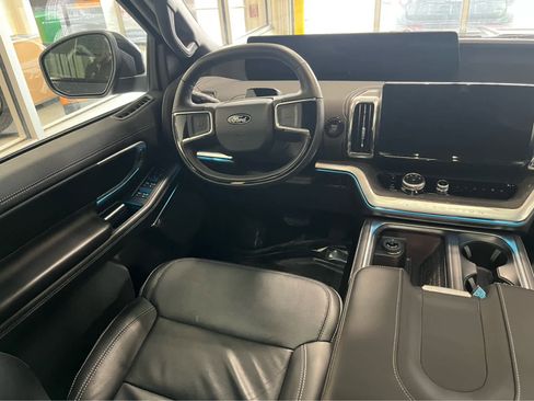 Used 2025 Ford Expedition Platinum w/ Stealth Performance Package image 16