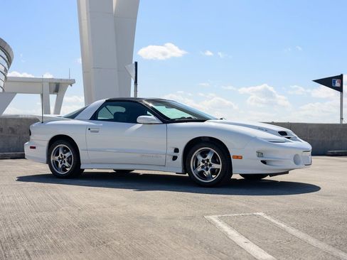 Used 2001 Pontiac Firebird Trans Am image 6