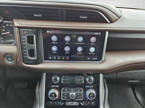 Used 2021 GMC Yukon Denali w/ Denali Premium Package AWD/4WD image 15