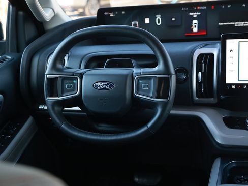 Used 2025 Ford Expedition Max Active AWD/4WD image 27