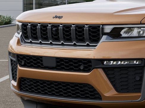 New 2026 Jeep Grand Cherokee Limited AWD/4WD image 11