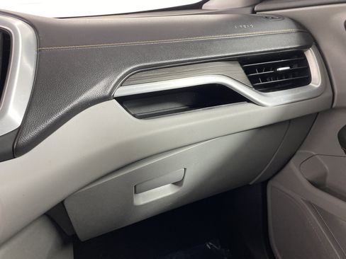 Used 2018 GMC Terrain SLT w/ Preferred Package image 40