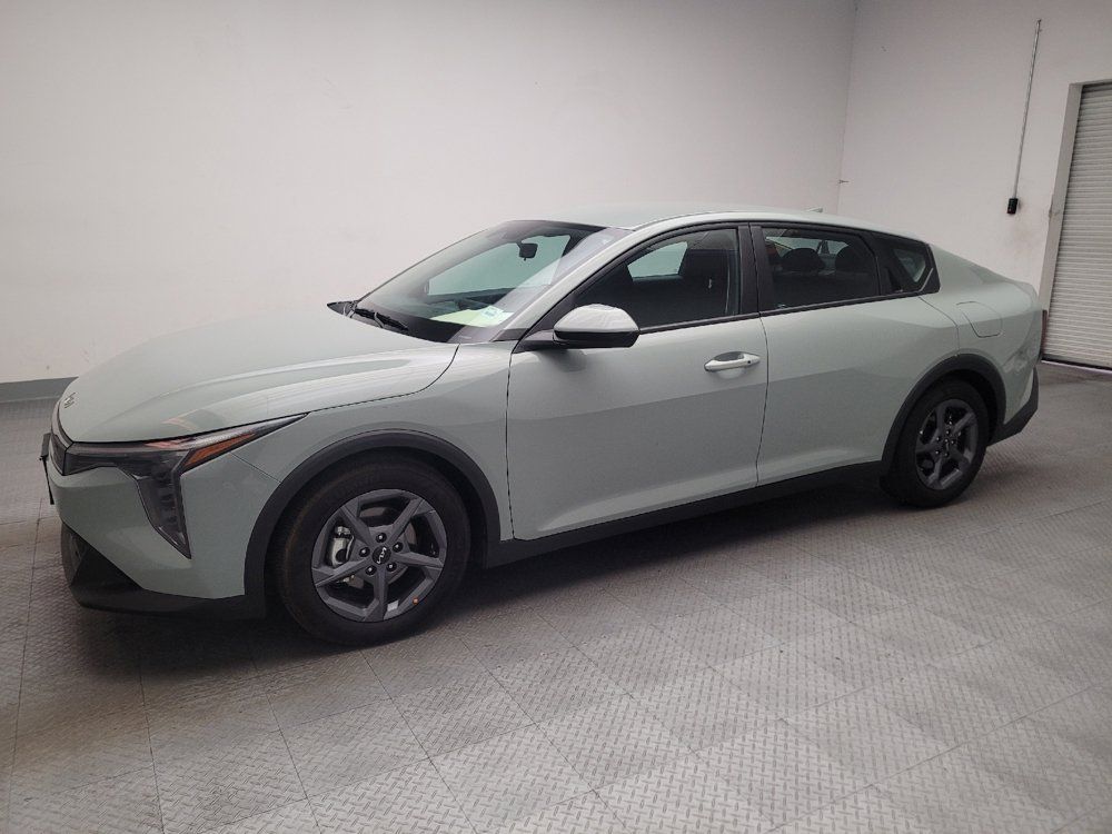 Used 2025 Kia K4 FWD image 2