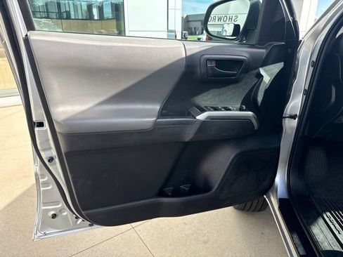 Used 2023 Toyota Tacoma SR5 AWD/4WD image 20