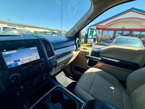 Used 2019 Ford F250 XLT w/ XLT Premium Package AWD/4WD image 12