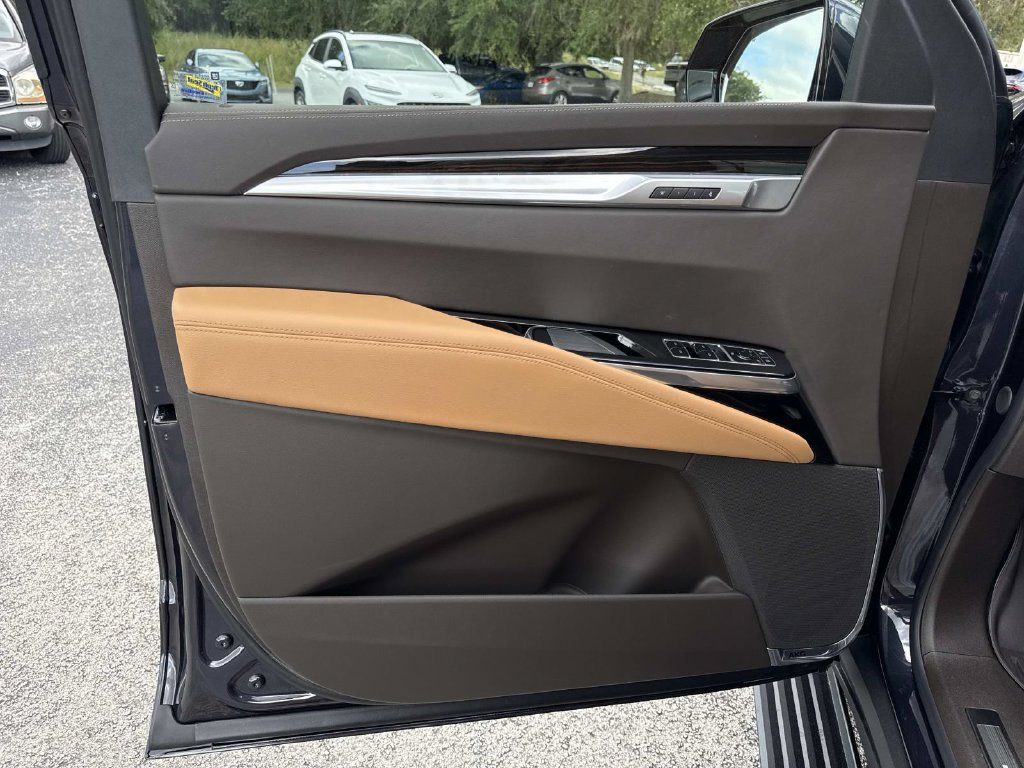 New 2026 Cadillac Escalade ESV Luxury w/ Touring Package AWD/4WD image 19