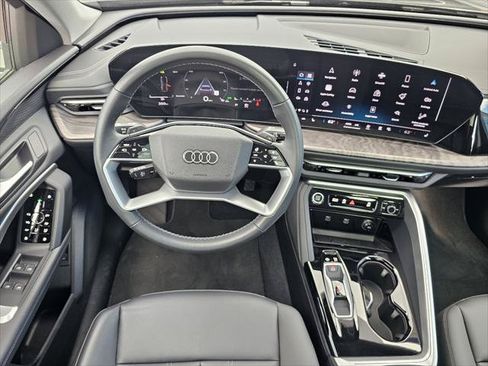 Used 2025 Audi Q5 Premium w/ Convenience Package AWD/4WD image 5