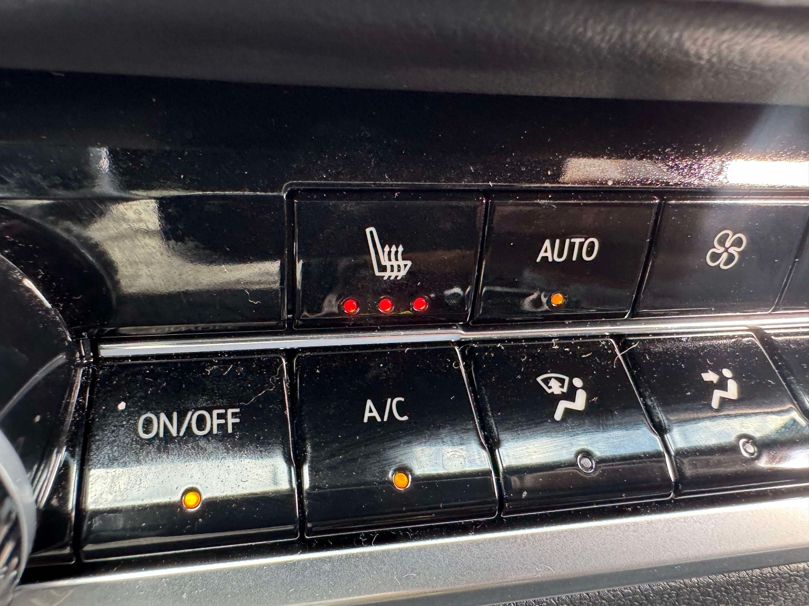 Used 2025 Chevrolet Equinox LT w/ Convenience Package II AWD/4WD image 38