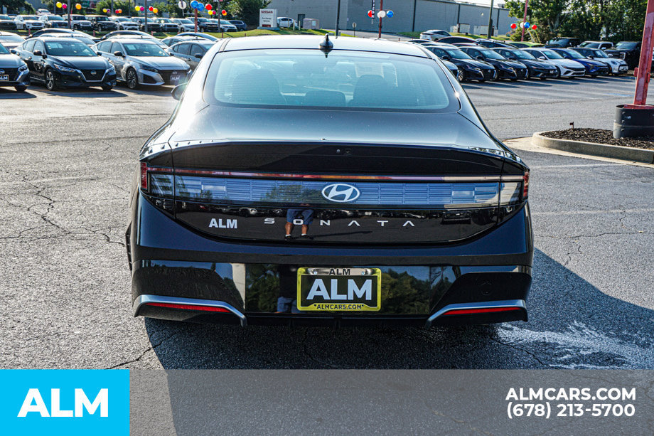 Used 2025 Hyundai Sonata SEL FWD image 10
