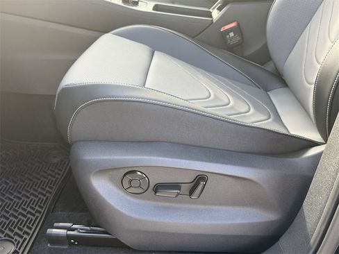 New 2026 Volkswagen Tiguan SE R-Line image 13