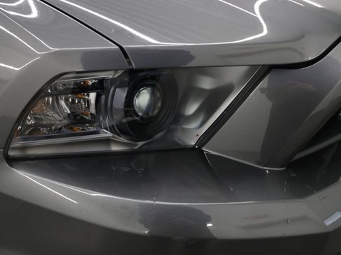 Used 2011 Ford Mustang Shelby GT500 w/ SVT Performance Pkg RWD image 21