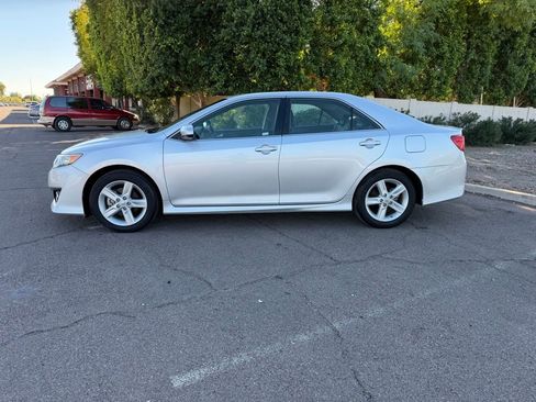 Used 2013 Toyota Camry SE image 5