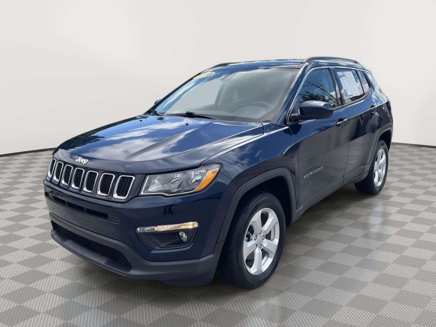 Used 2018 Jeep Compass Latitude w/ Safe & Security Group AWD/4WD image 10