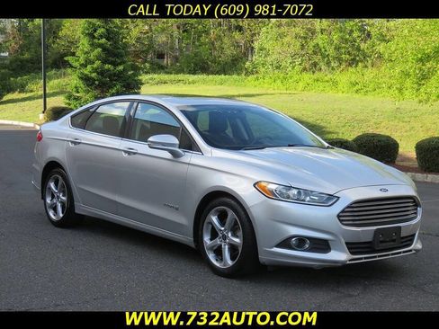 Used 2014 Ford Fusion SE w/ Equipment Group 501A FWD image 3