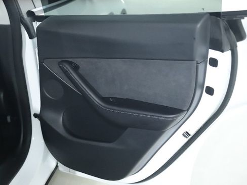 Used 2022 Tesla Model Y Performance AWD/4WD image 28