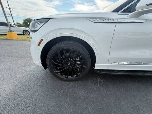 Used 2021 Lincoln Aviator Reserve w/ Equipment Group 208A AWD/4WD image 10