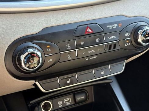 Used 2018 Kia Sorento LX image 23