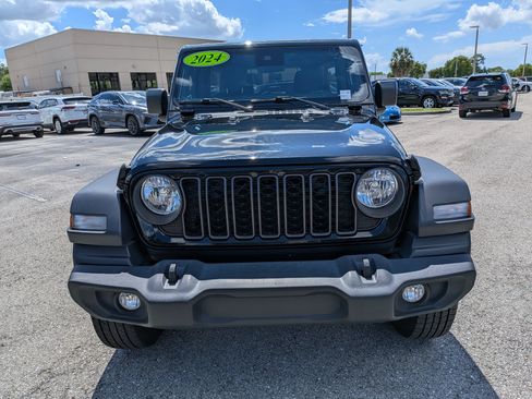 Used 2024 Jeep Wrangler Unlimited Sport AWD/4WD image 9