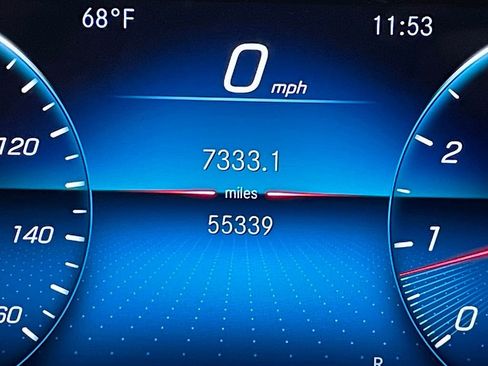 Used 2021 Mercedes-Benz GLB 250 4MATIC image 6