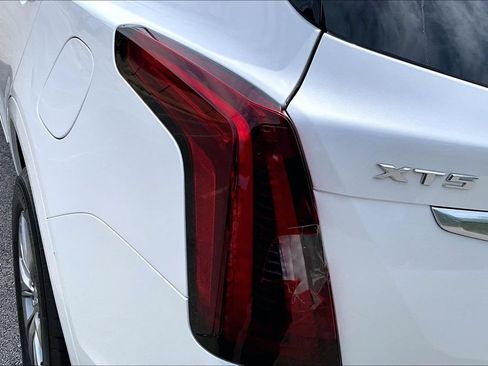 Used 2023 Cadillac XT5 Premium Luxury w/ LPO, Floor Liner Package AWD/4WD image 29