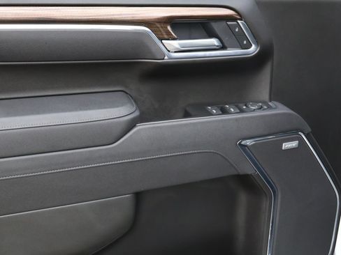 Used 2025 Chevrolet Silverado 1500 LT Trail Boss w/ LT Trail Boss Premium Package image 16