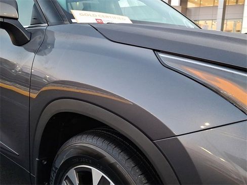 Certified 2023 Toyota Highlander XLE image 11