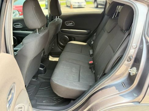 Used 2017 Honda HR-V EX image 19