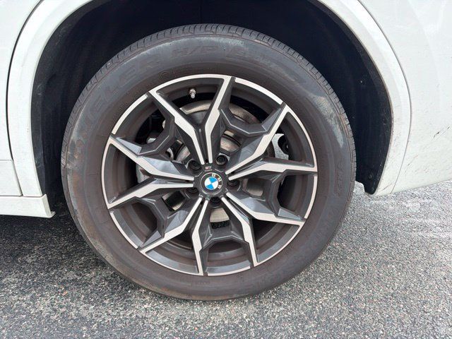 Used 2024 BMW X3 xDrive30i w/ Premium Package AWD/4WD image 3