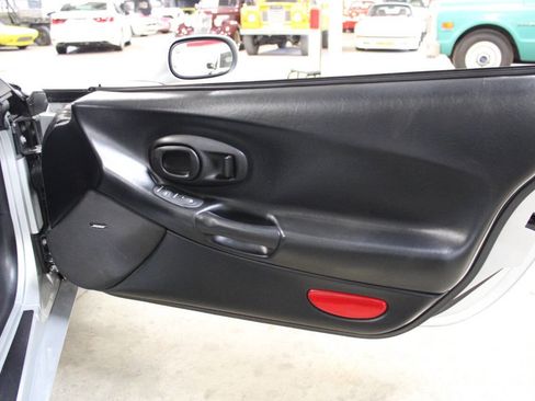 Used 2002 Chevrolet Corvette Base 2dr Convertible w/ Preferred Equipment Group2 image 31