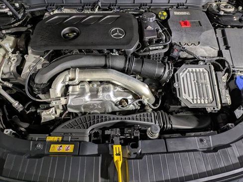 Used 2025 Mercedes-Benz GLB 250 image 25