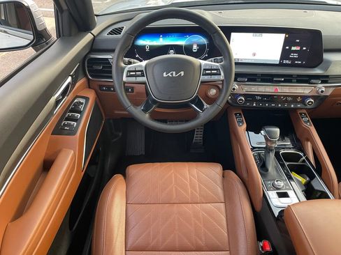 Used 2024 Kia Telluride SX X-Line AWD/4WD image 2