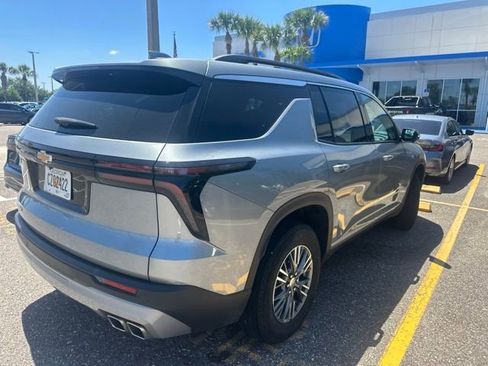 Used 2025 Chevrolet Traverse LT FWD image 33